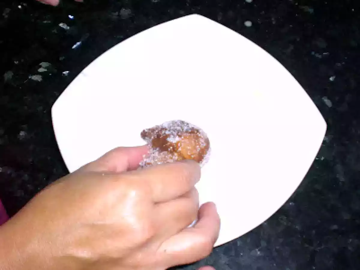 BOMBAS RELLENAS DE NATA O CREMA