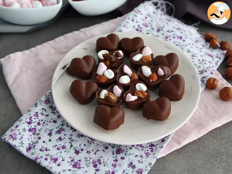 Bombones de chocolate con esponjitas y avellanas