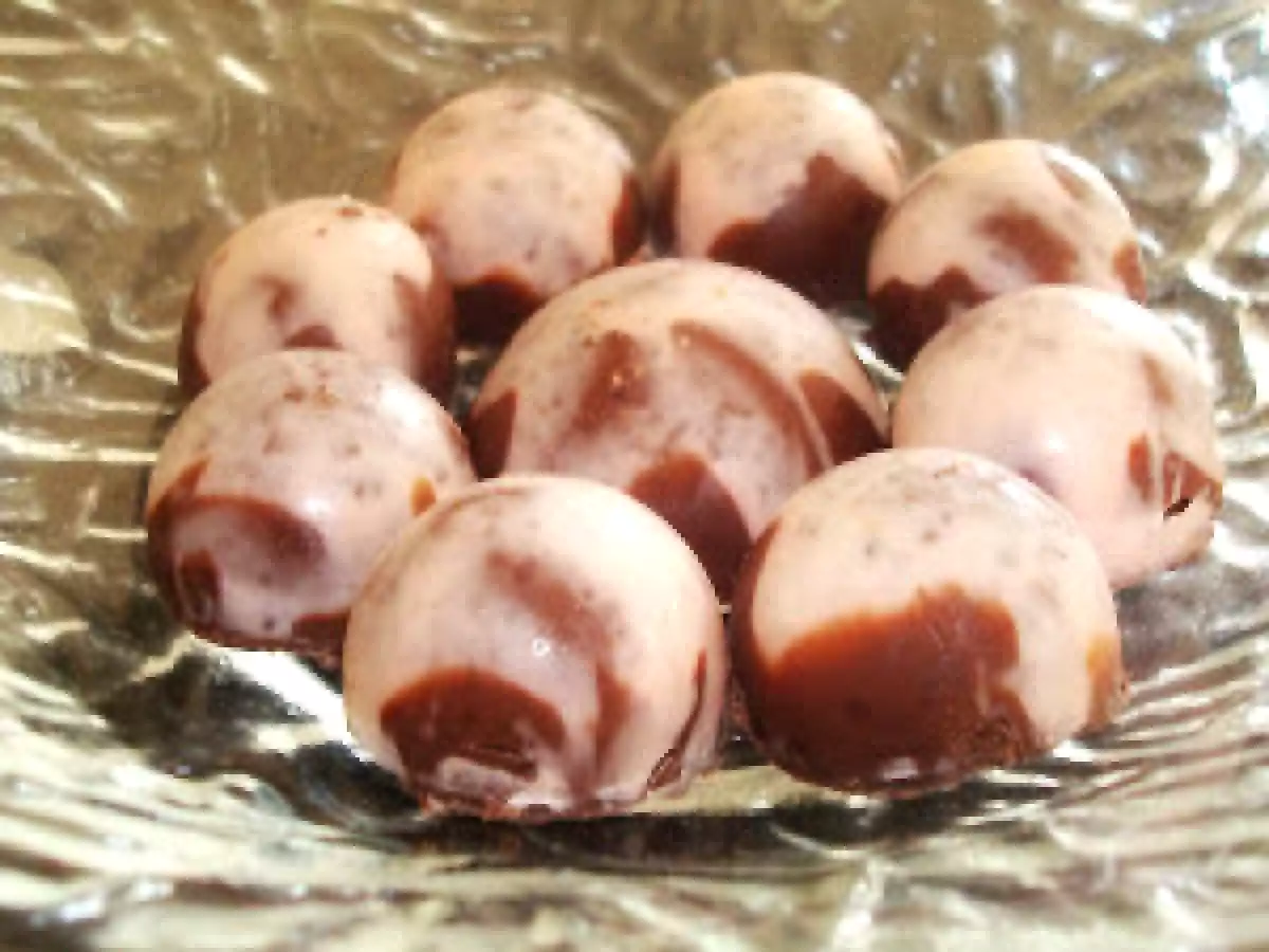 Bombones de chocolate con praliné