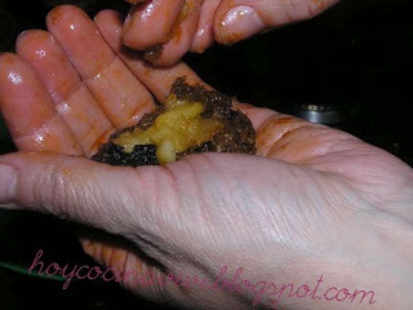 Bombones de morcilla con corazón de manzana (Receta de Alba de Gozoa eta gazia) - foto 8