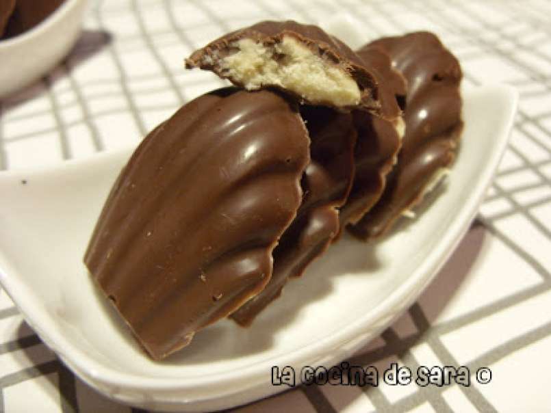 Bombones Rellenos de Chocolate Blanco y Crocanti de Almendras, foto 1