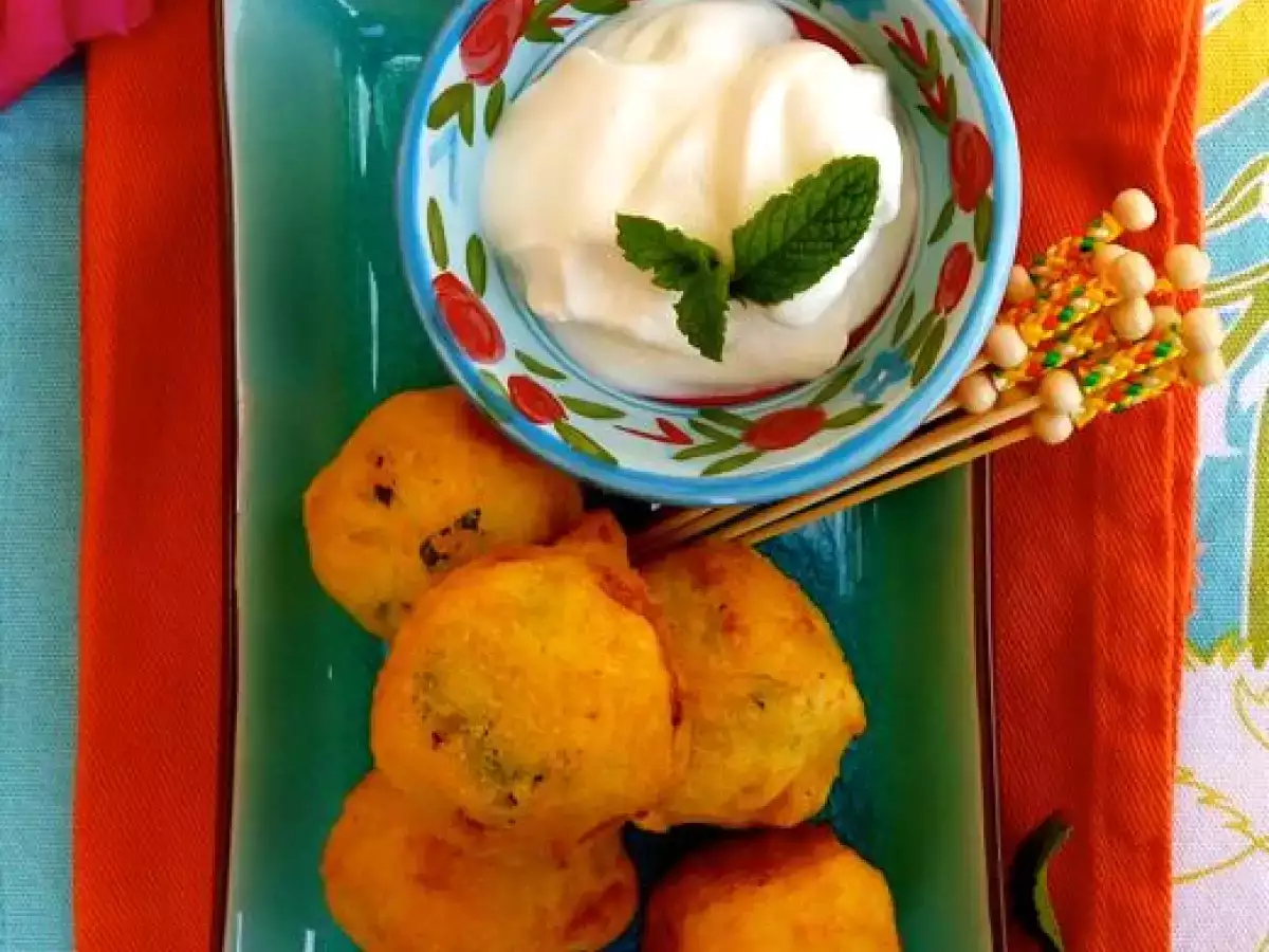 Bonda de patatas con salsa de yogur