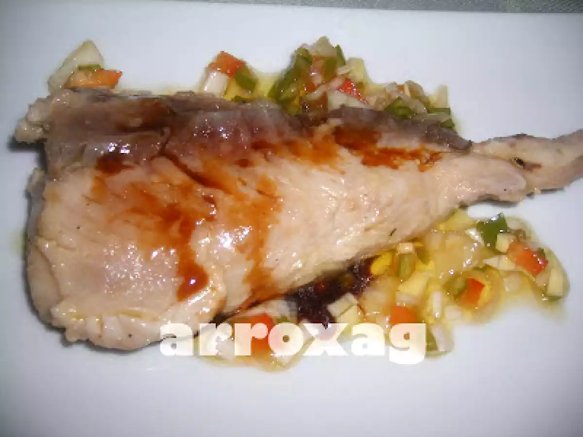 BONITO MACERADO CON VINAGRETA DE VERDURITAS