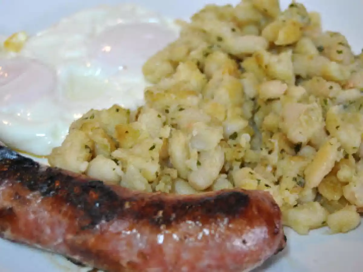 Botifarra amb mongetes( Butifarra Con Judías)