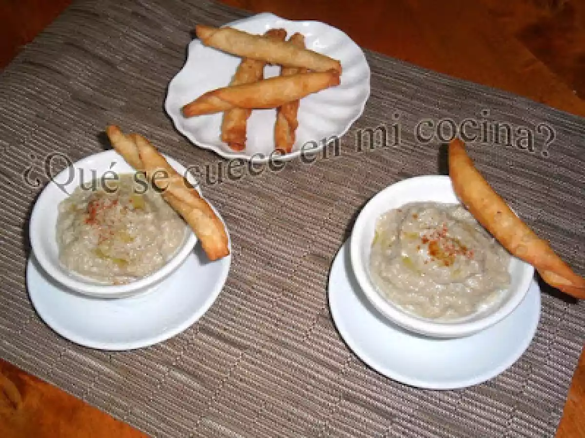 BRANDADA DE ALCACHOFAS Y BACALAO CON BARQUILLOS SALADOS.