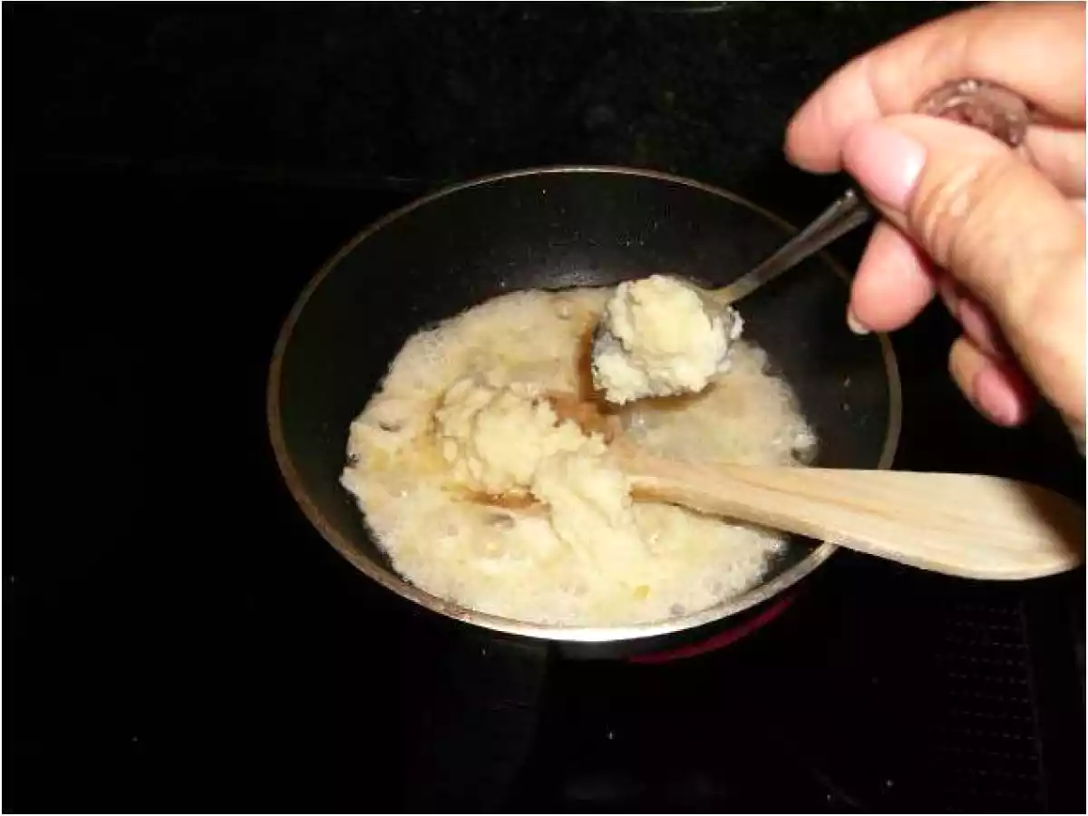 BRANDADA DE BACALAO CON CROCANTE DE PAN Y ACEITE DE OLIVAS NEGRAS - foto 5