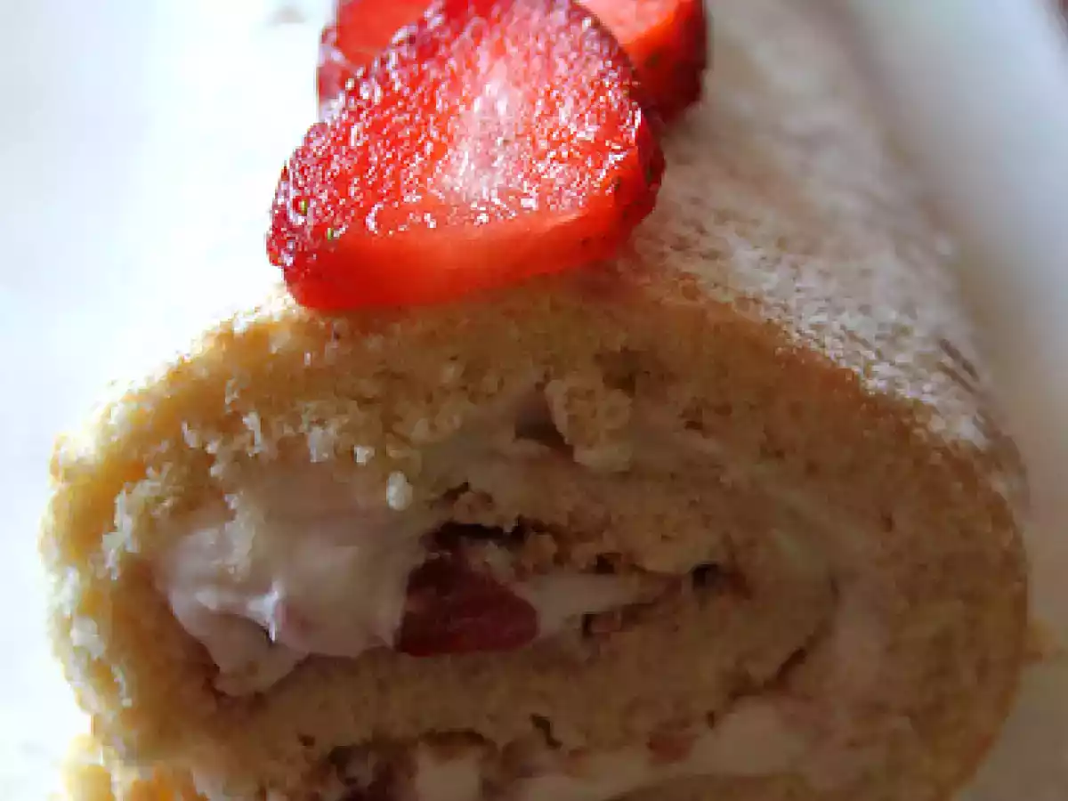 Brazo de gitano con fresas y mascarpone - foto 2