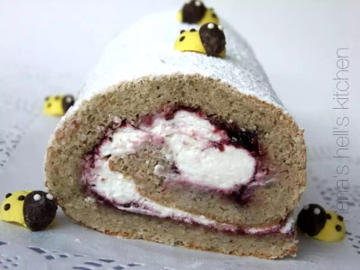 Brazo de gitano con nata y mermelada - foto 2