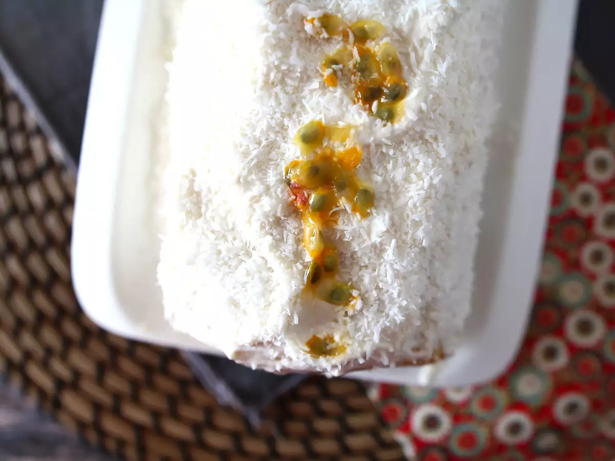 Brazo de gitano de coco y maracuyá - foto 2