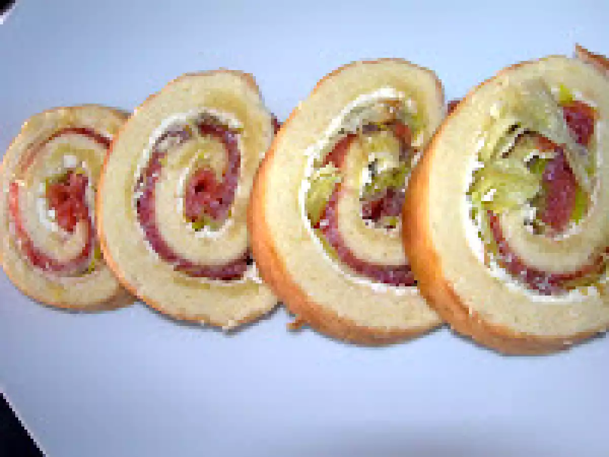 Brazo de gitano relleno de puerros y salmón. Paso a paso.