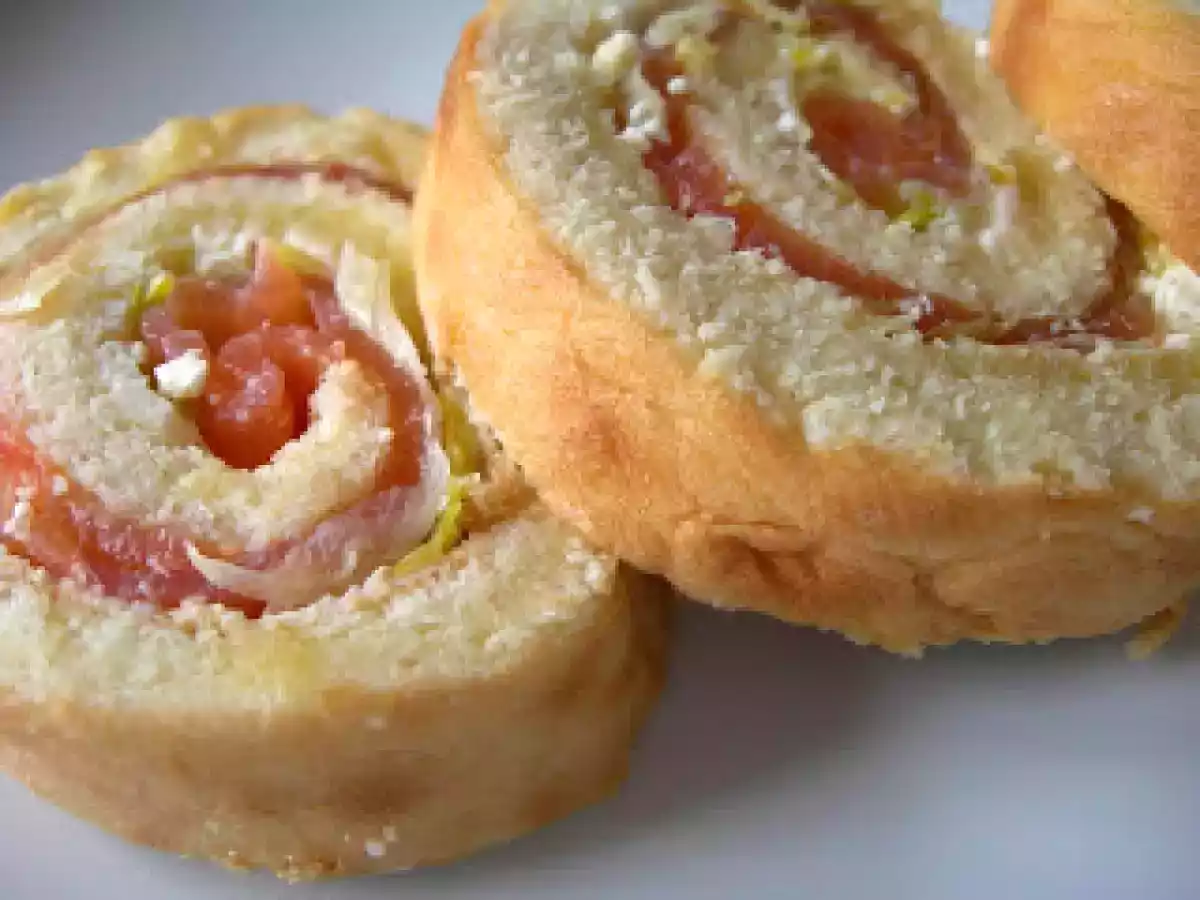 Brazo de gitano relleno de puerros y salmón. Paso a paso. - foto 2