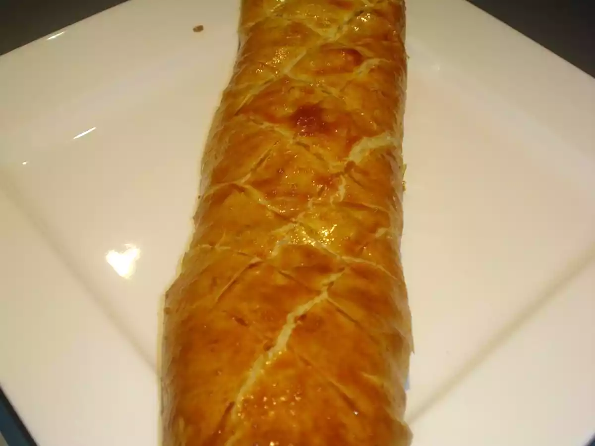 Brazo de hojaldre con frutas y frutos secos - foto 2