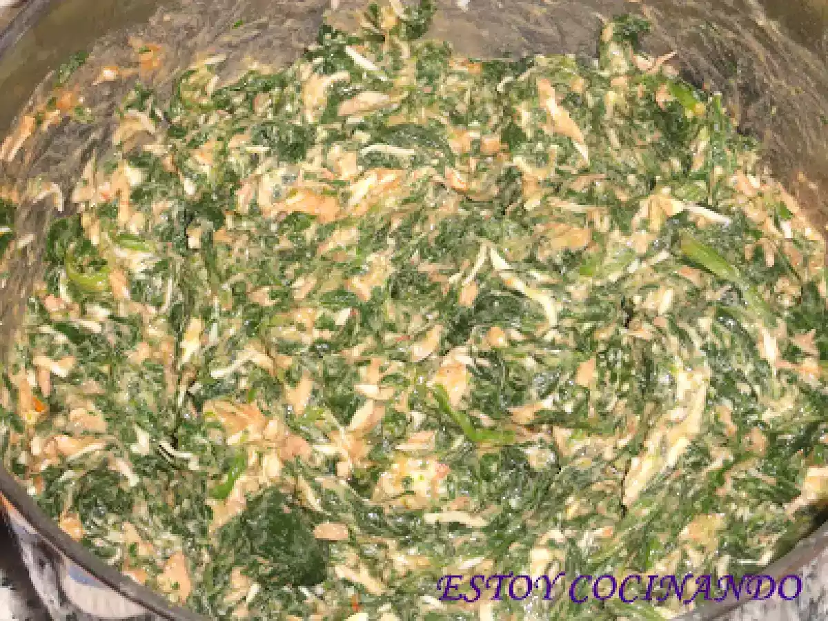 Brazo de puré de patata con espinacas, queso y atún - foto 3