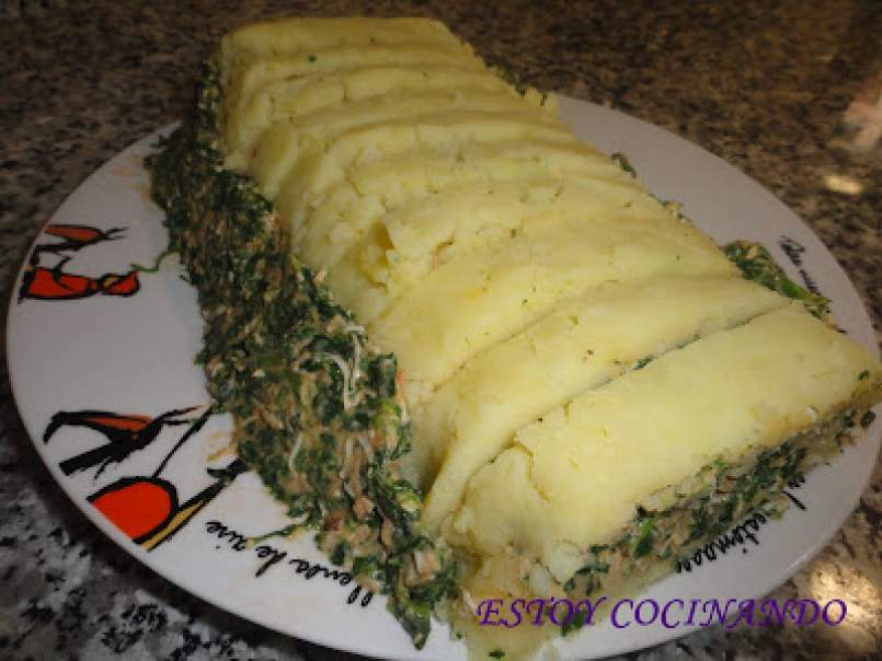 Brazo de puré de patata con espinacas, queso y atún, foto 8