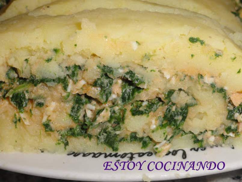 Brazo de puré de patata con espinacas, queso y atún, foto 9