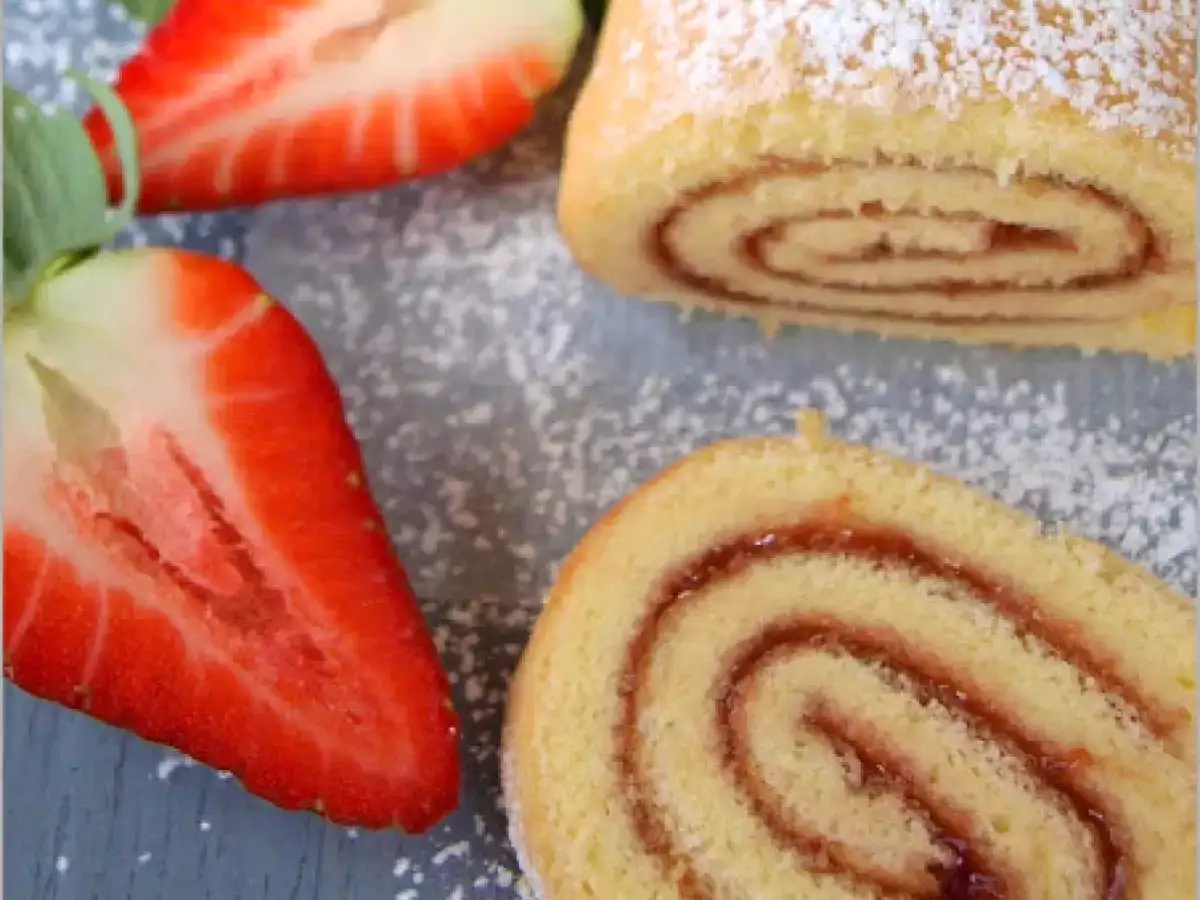 Brazo gitano con mermelada de fresa