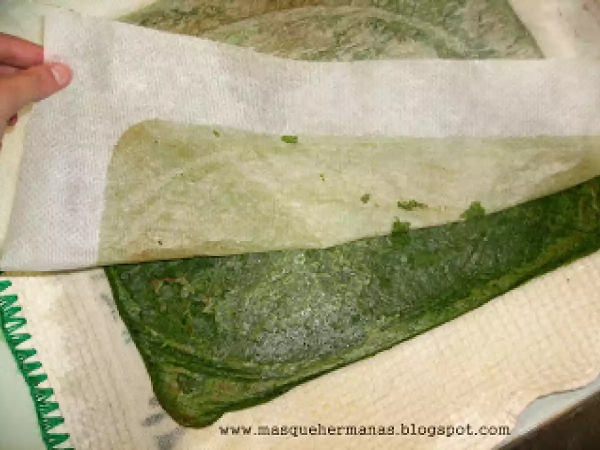 BRAZO GITANO DE ESPINACAS, QUESOS Y NUECES - foto 5