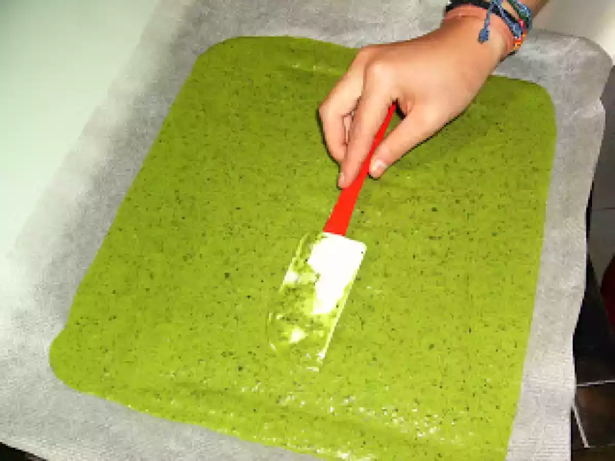 BRAZO GITANO DE ESPINACAS, QUESOS Y NUECES - foto 6