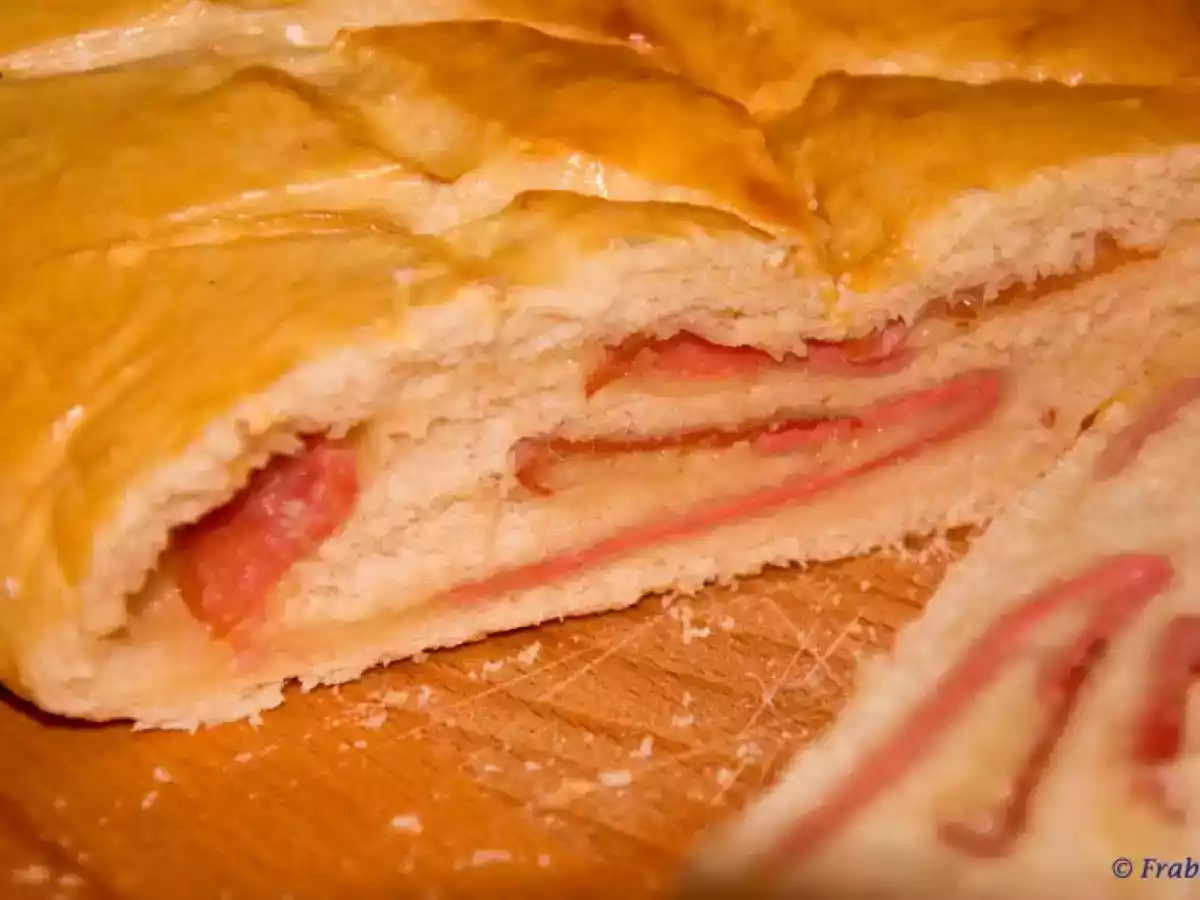 Brioche relleno de jamón y queso