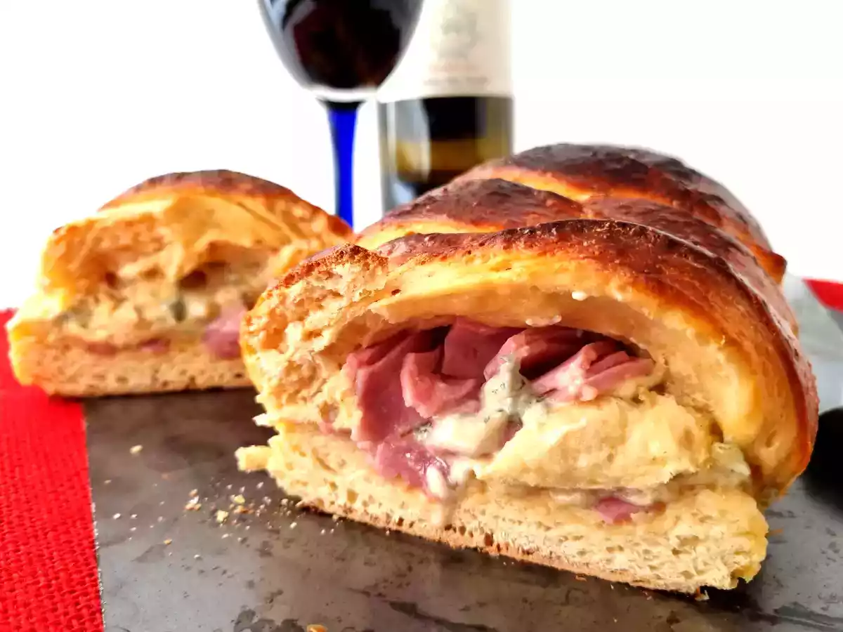 Brioche relleno de lacón y queso azul - foto 3