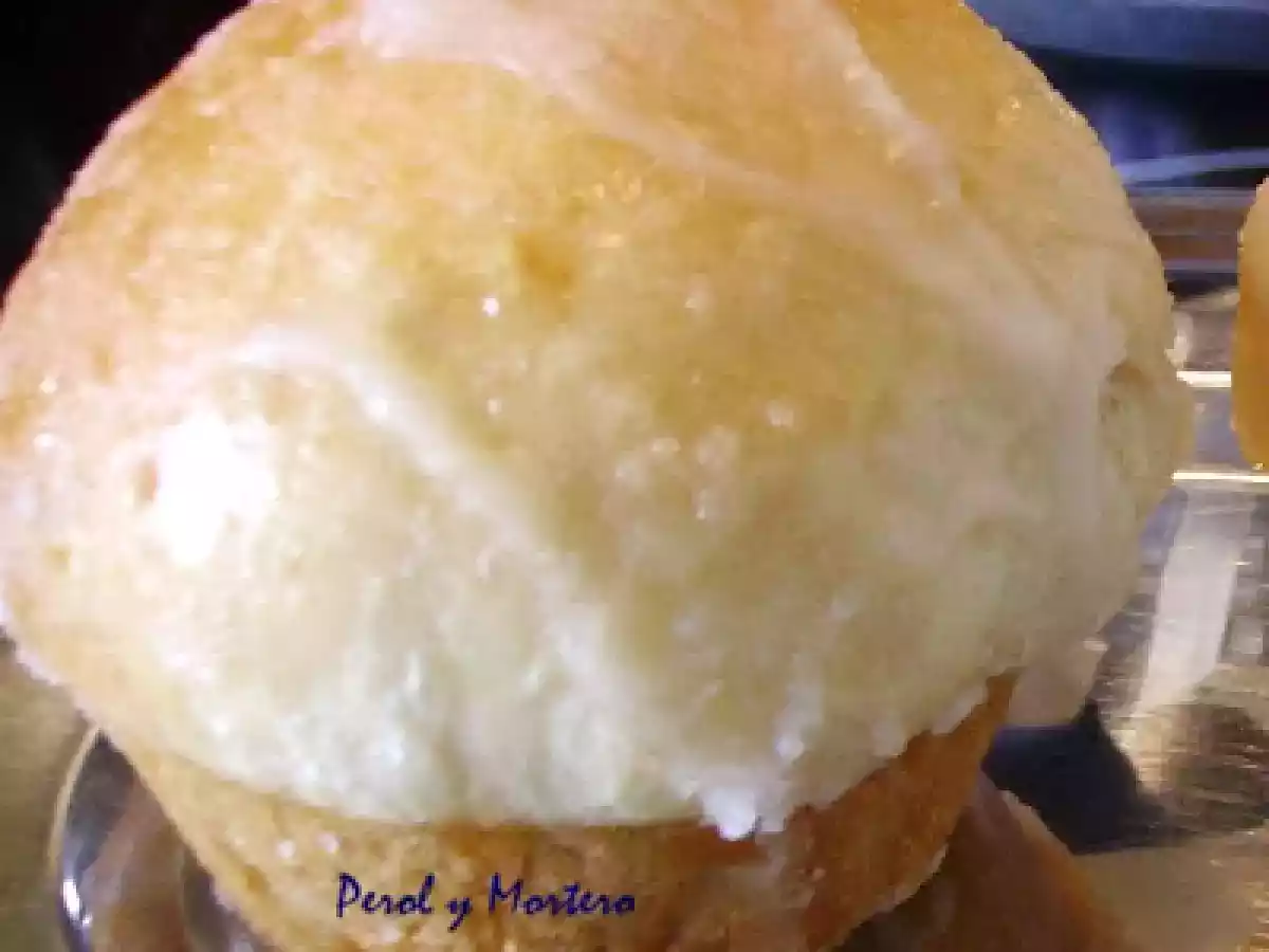Brioches Rellenos De Crema De Limón