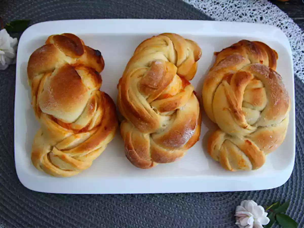 Brioches trenzados de albaricoque