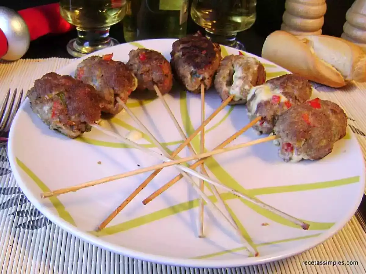 Brocheta de carne y queso