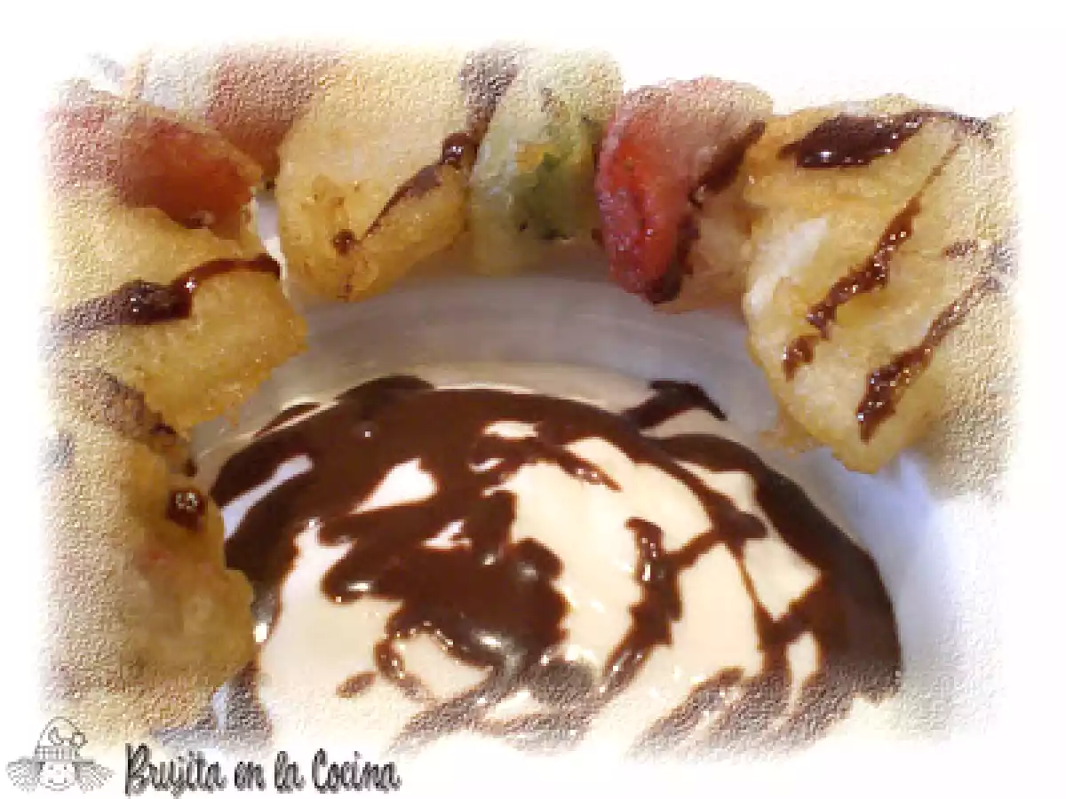 Brocheta de fruta en tempura
