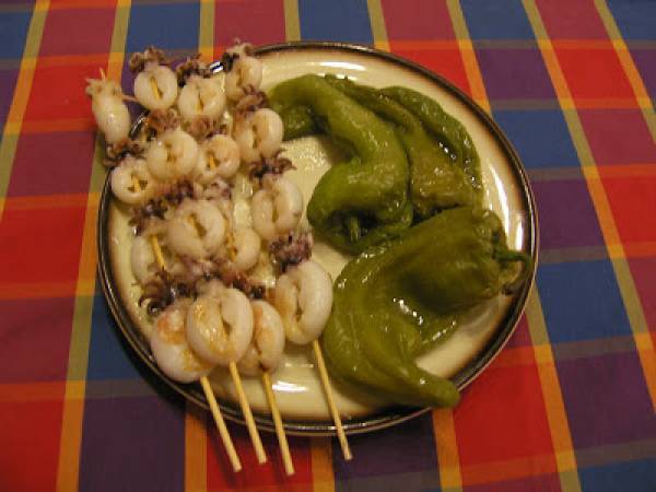 BROCHETA DE SEPIA CON PIMIENTO VERDE