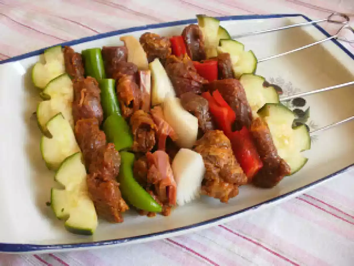 Brocheta de solomillo de buey en sazón dominicano