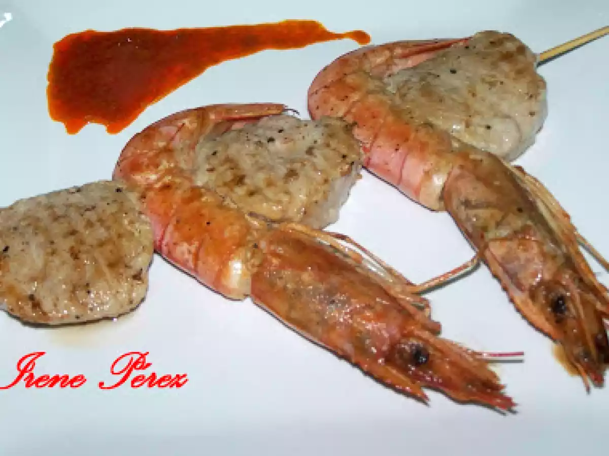 Brocheta de solomillo de cerdo y gambones