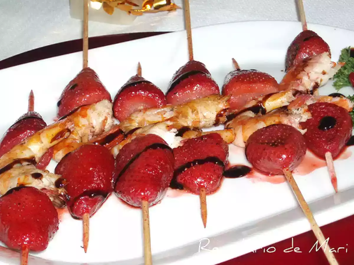BROCHETA MIXTA DE LANGOSTINO Y FRESAS - foto 2