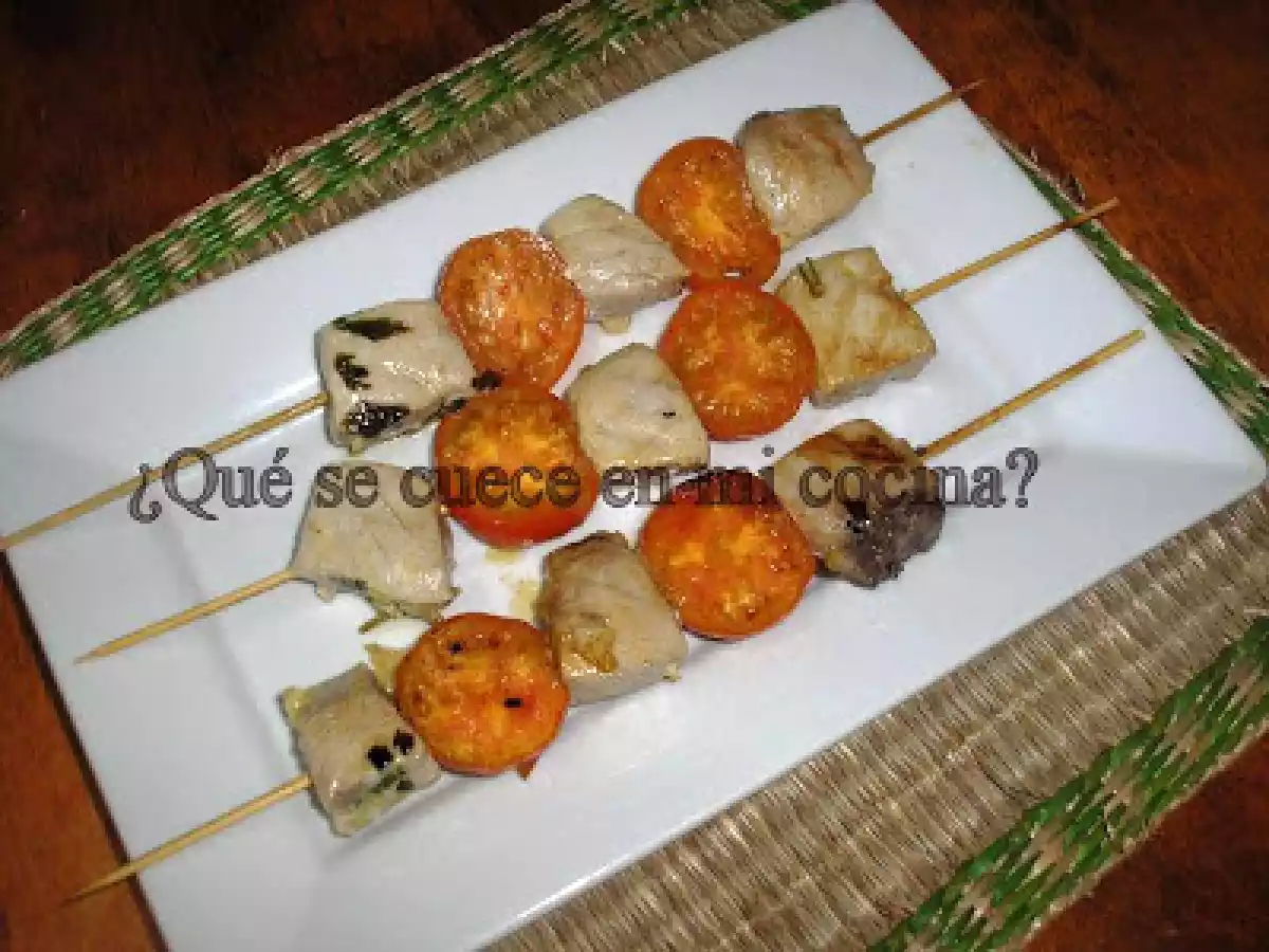 BROCHETAS DE ATÚN EN ADOBO