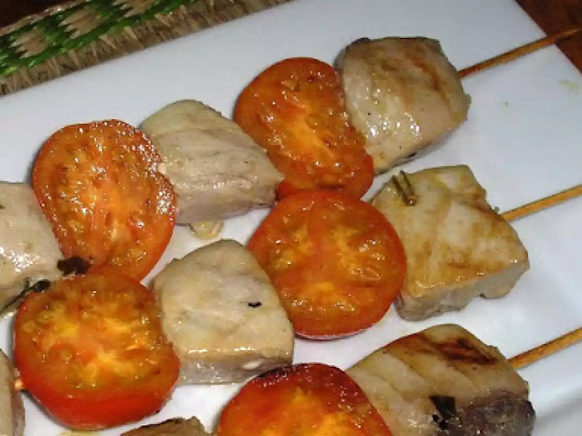 BROCHETAS DE ATÚN EN ADOBO - foto 2