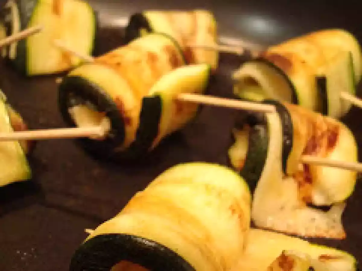 Brochetas de calabacín con queso acompañadas de zanahorias a la plancha - foto 6