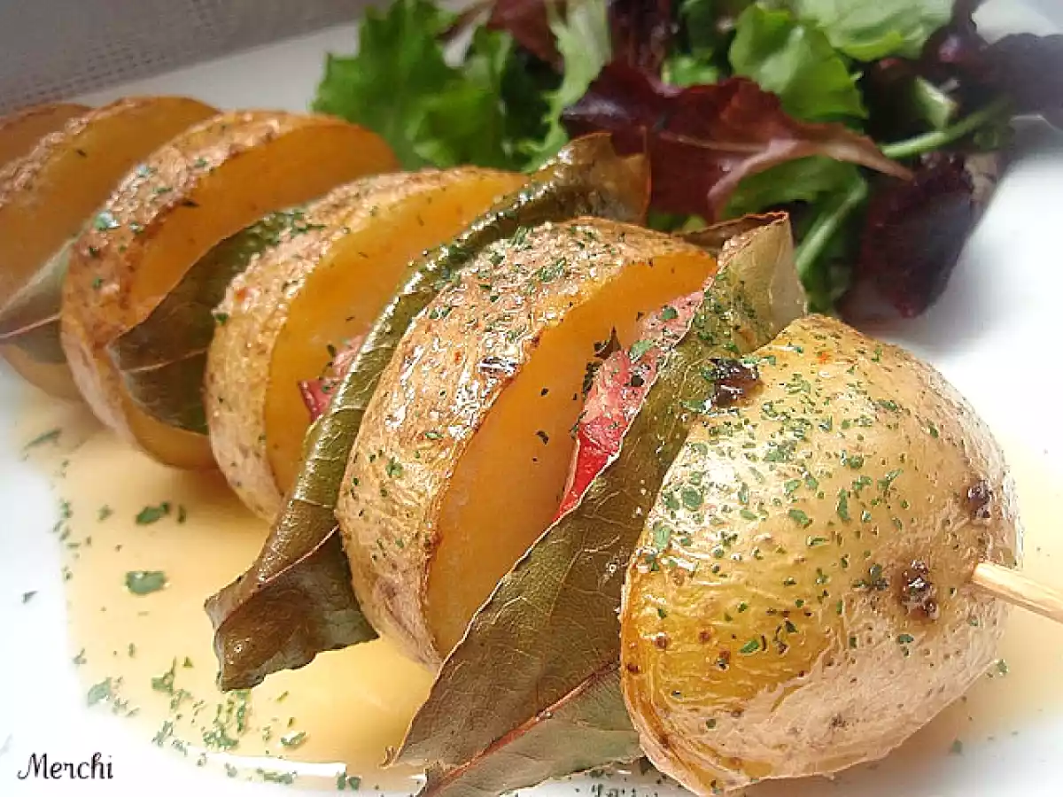 Brochetas de patata con aceite de guindilla y cardamomo - foto 2