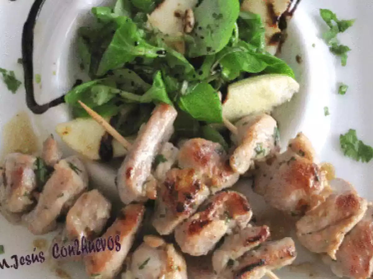 Brochetas de pavo con ensalada de canónigos - foto 2