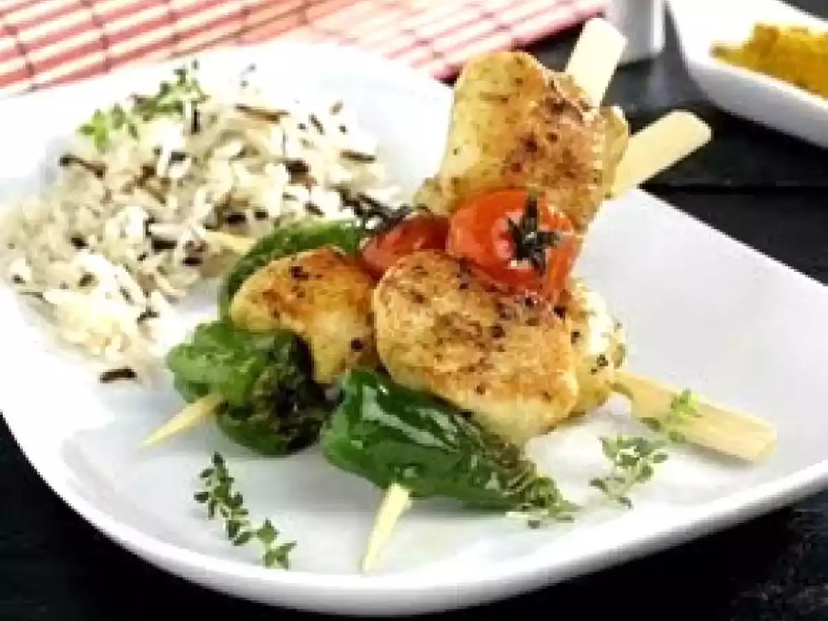 BROCHETAS DE POLLO MARINADAS AL CURRY