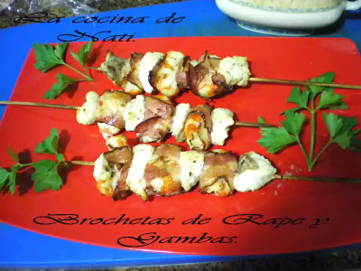 BROCHETAS DE RAPE Y GAMBAS. - foto 2