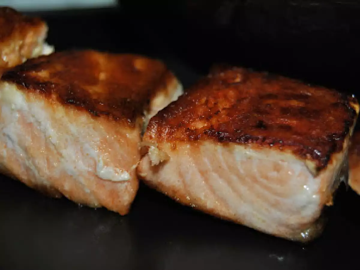 Brochetas De Salmón En Salsa De Avellanas - foto 2