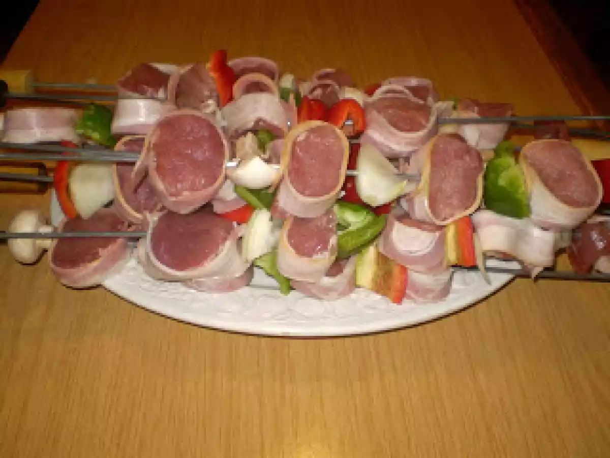 BROCHETAS DE SOLOMILLO Y VERDURAS