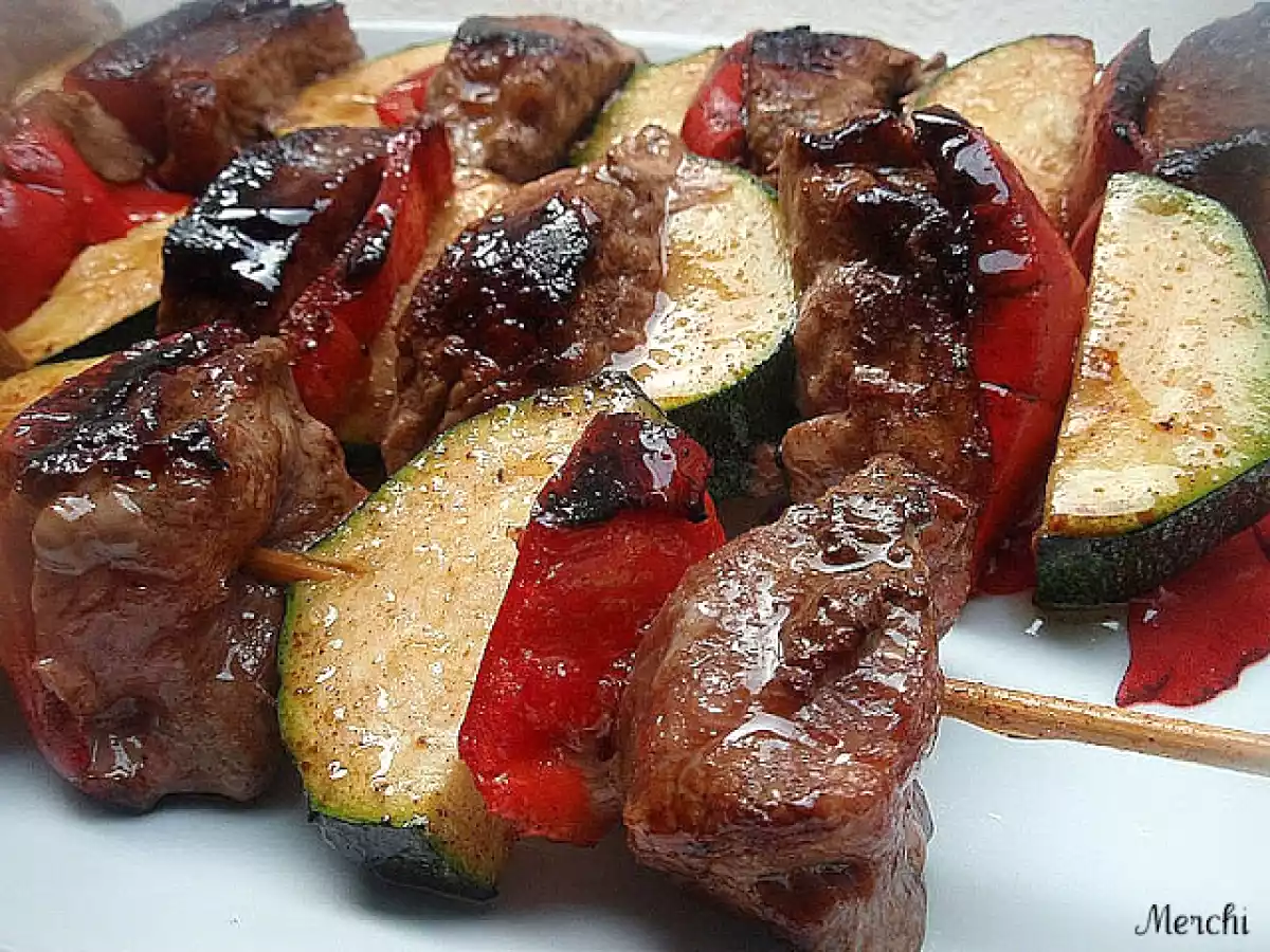 Brochetas de ternera con pimiento rojo y calabacín - foto 2