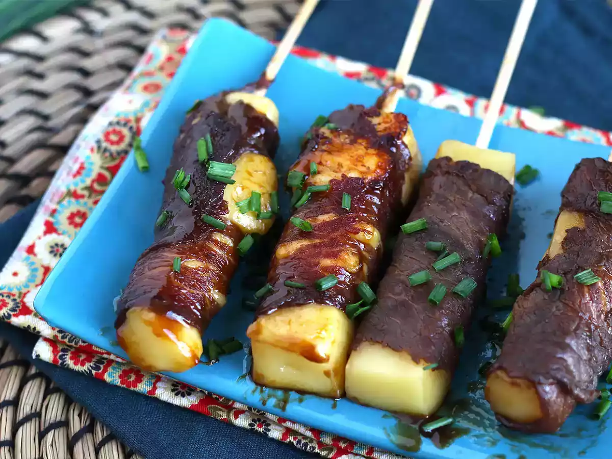 Brochetas Yakitori de ternera con queso