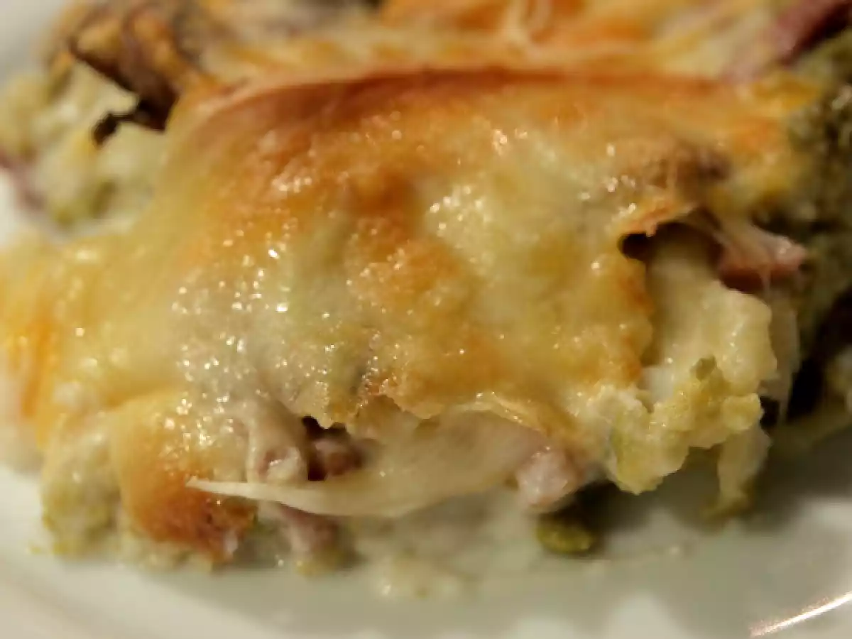 Brocolí con champiñones, beicon y manto de bechamenl