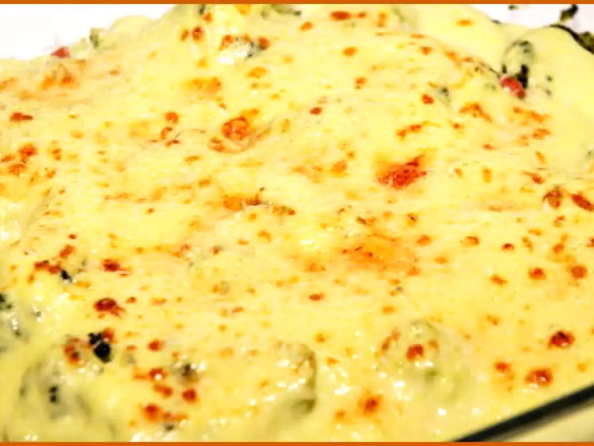 Brócoli con jamón y gratinado ligero.