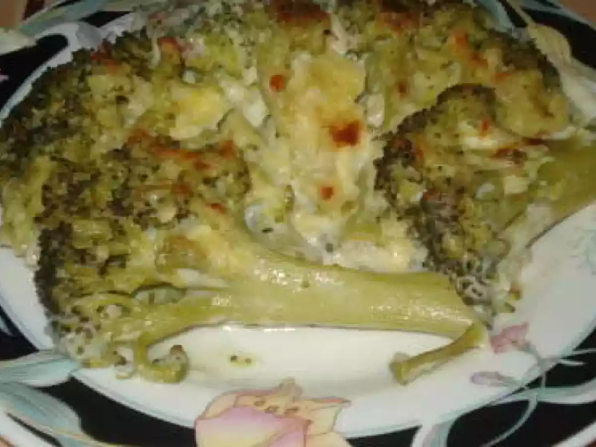 Brocoli gratinado en salsa bechamel