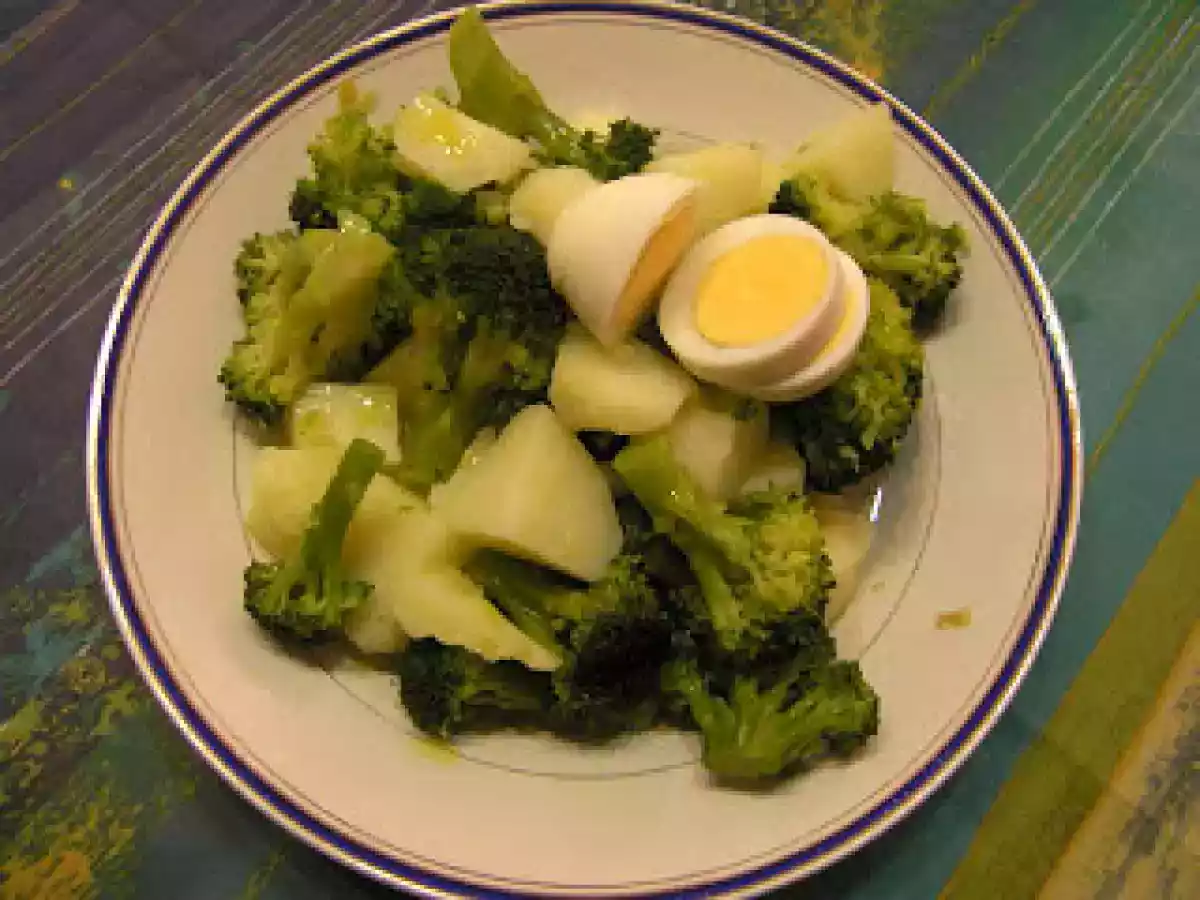 BROCOLI Y PATATAS SALTEADOS