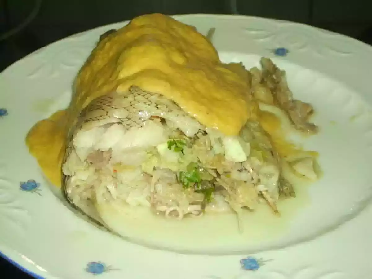 Brótola Rellena Con Salsa De Ajos