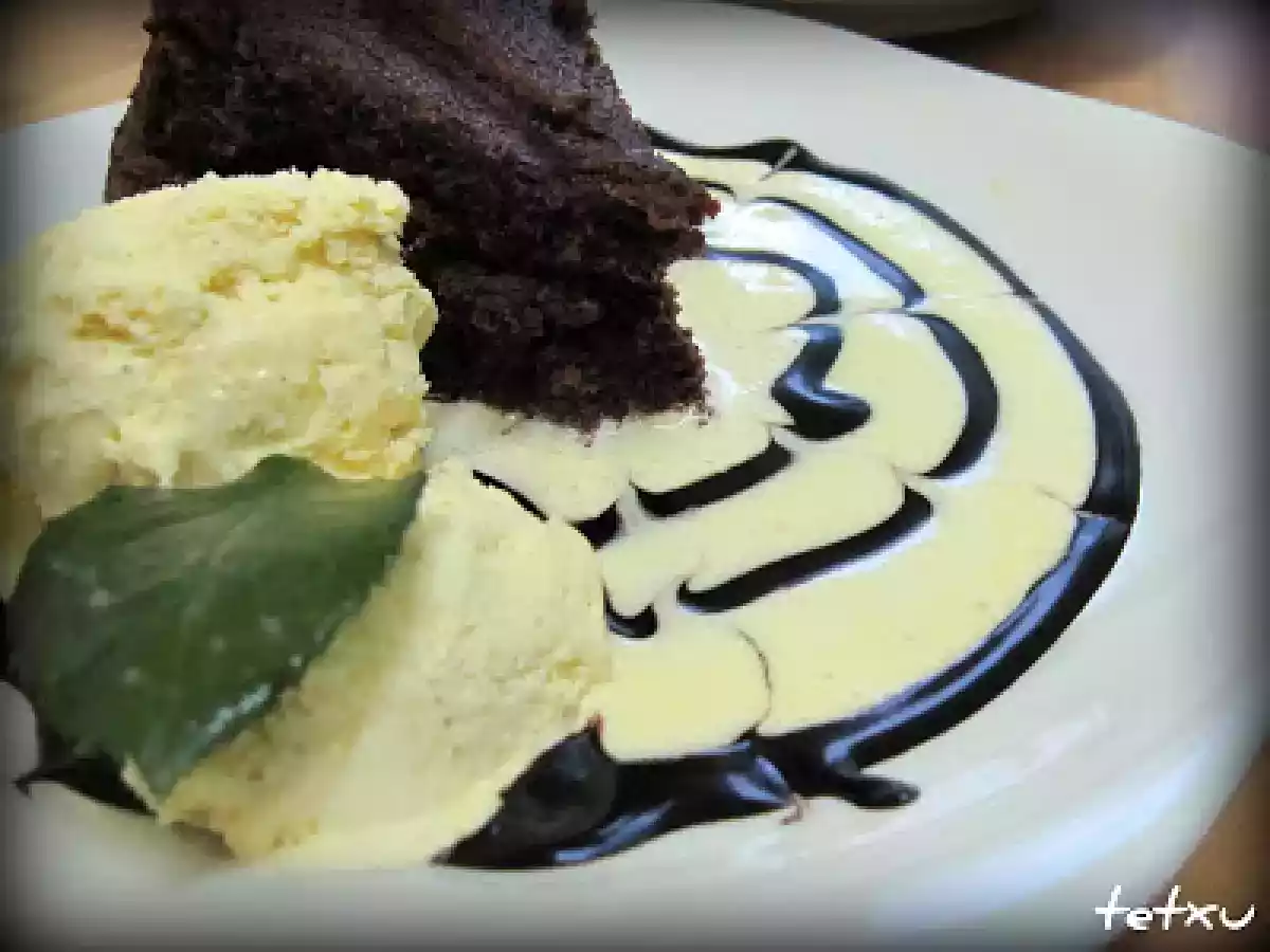 Brownie con Nueces al microonas Con Helado de Vainilla - foto 2