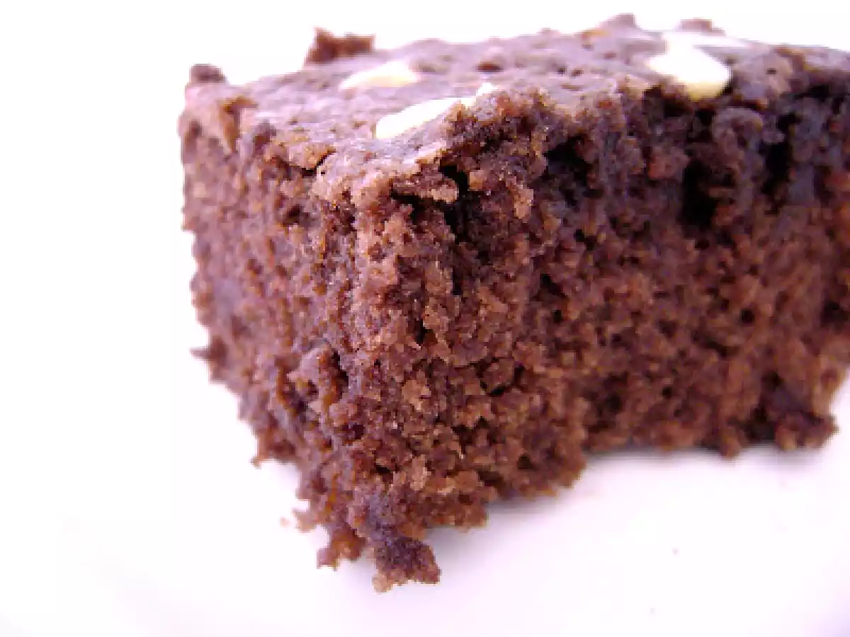 BROWNIE DE CACAO Y CACAHUETE - foto 2